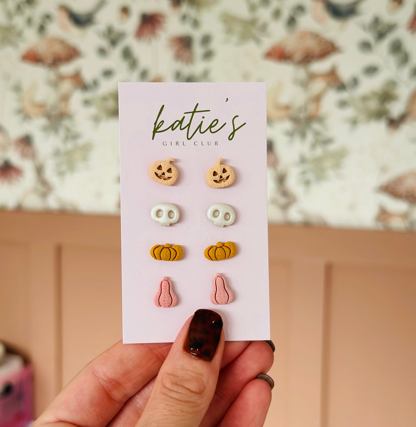 Skull Pumpkin Stud Set