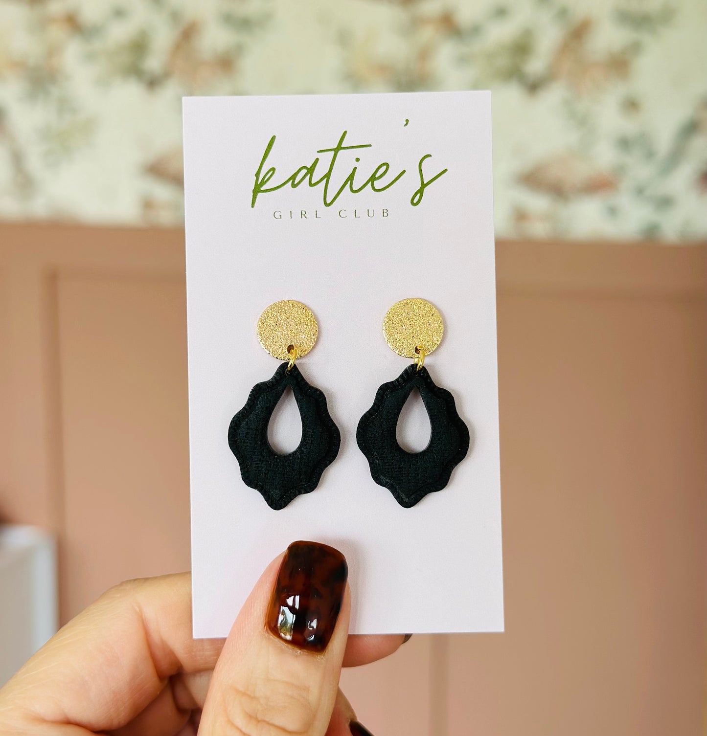 Black Vintage Drops